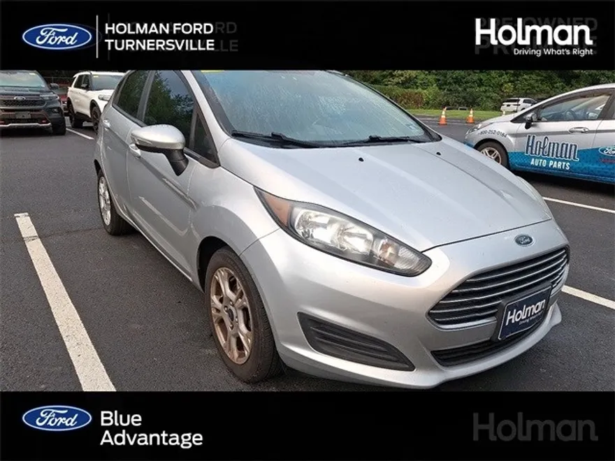 2016 Ford Fiesta SE photo 1