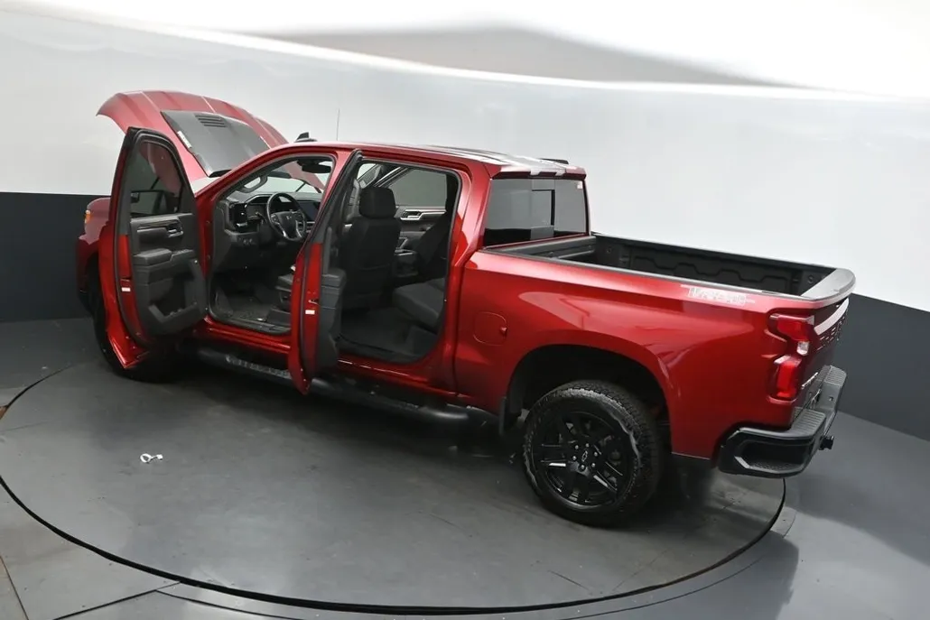 2025 Chevrolet Silverado 1500 LT Trail Boss photo 1