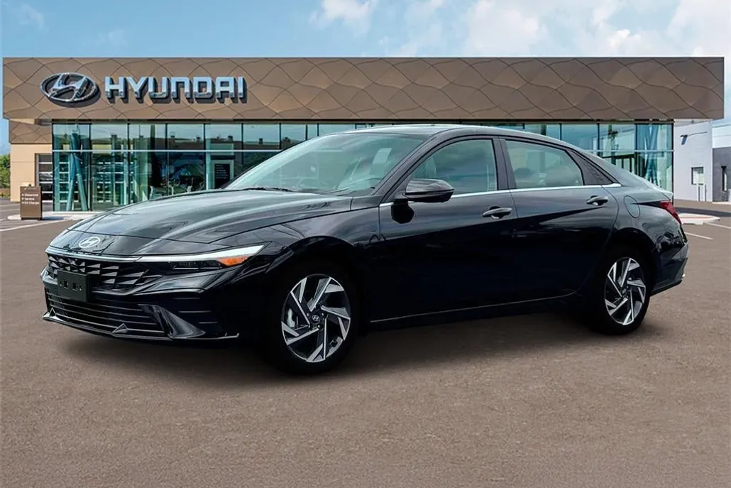 2025 Hyundai Elantra Limited photo 1