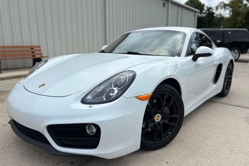 2016 Porsche Cayman photo 1
