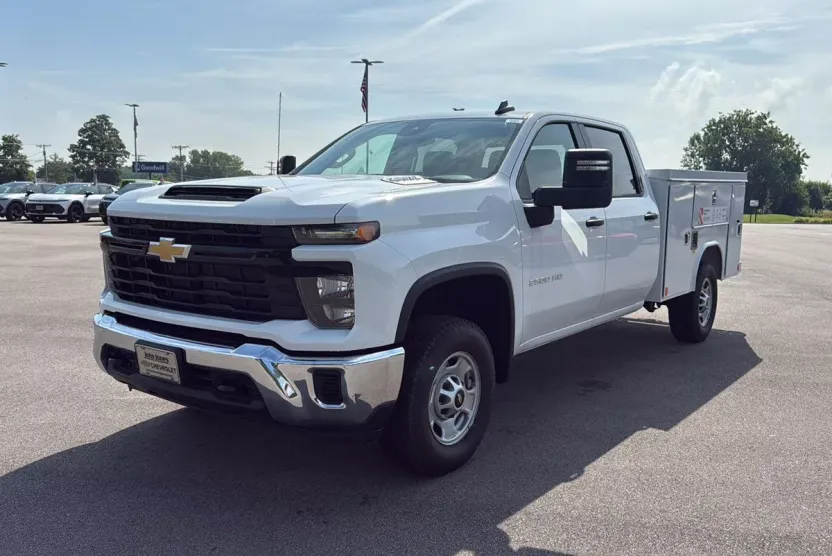 2024 Chevrolet Silverado 2500HD photo 1