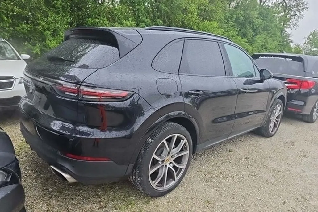 2019 Porsche Cayenne Base photo 1