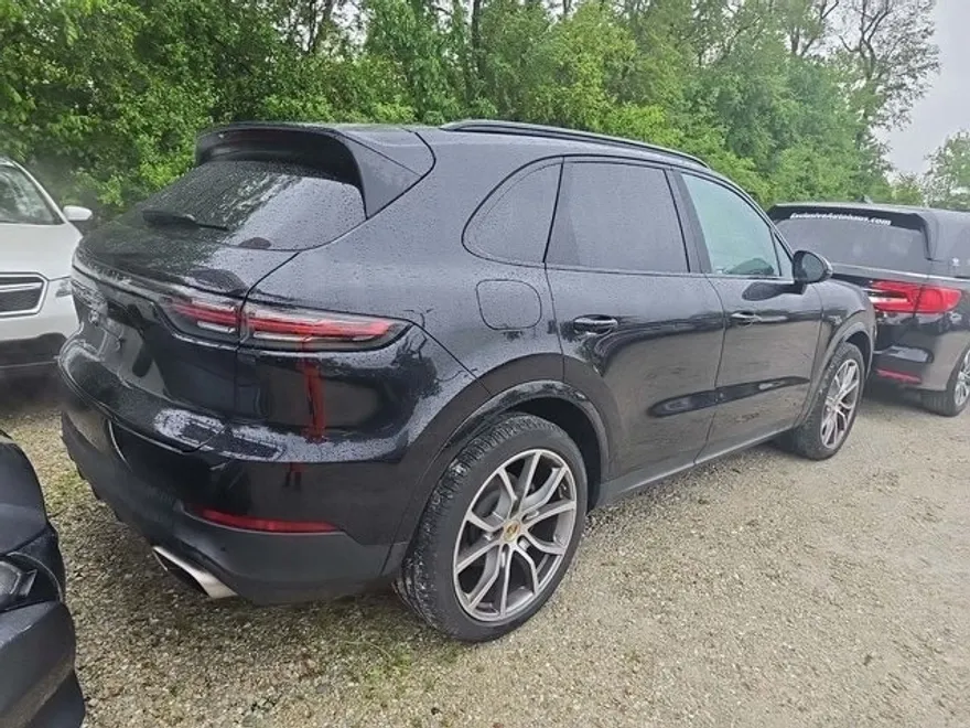 2019 Porsche Cayenne Base photo 1