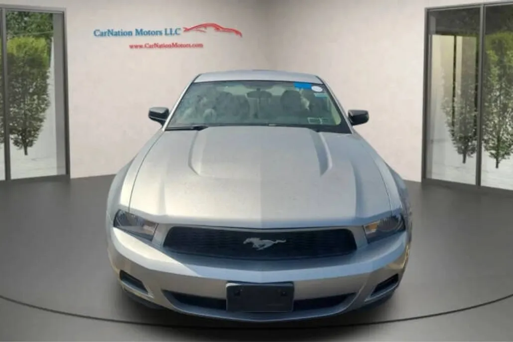 2010 Ford Mustang V6 photo 1