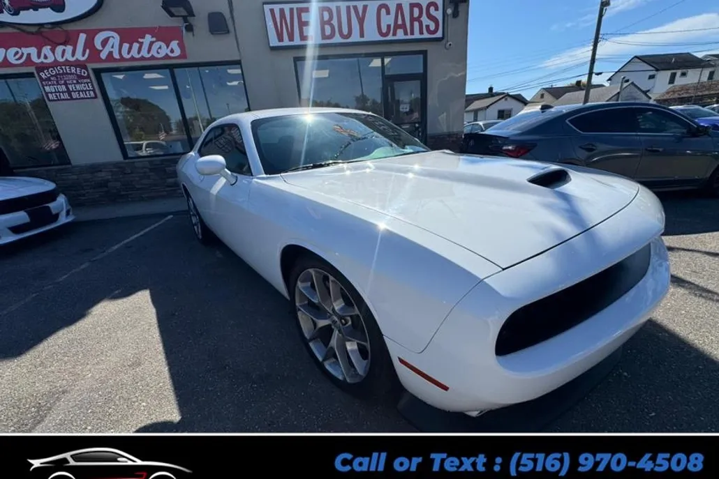 2023 Dodge Challenger GT photo 1