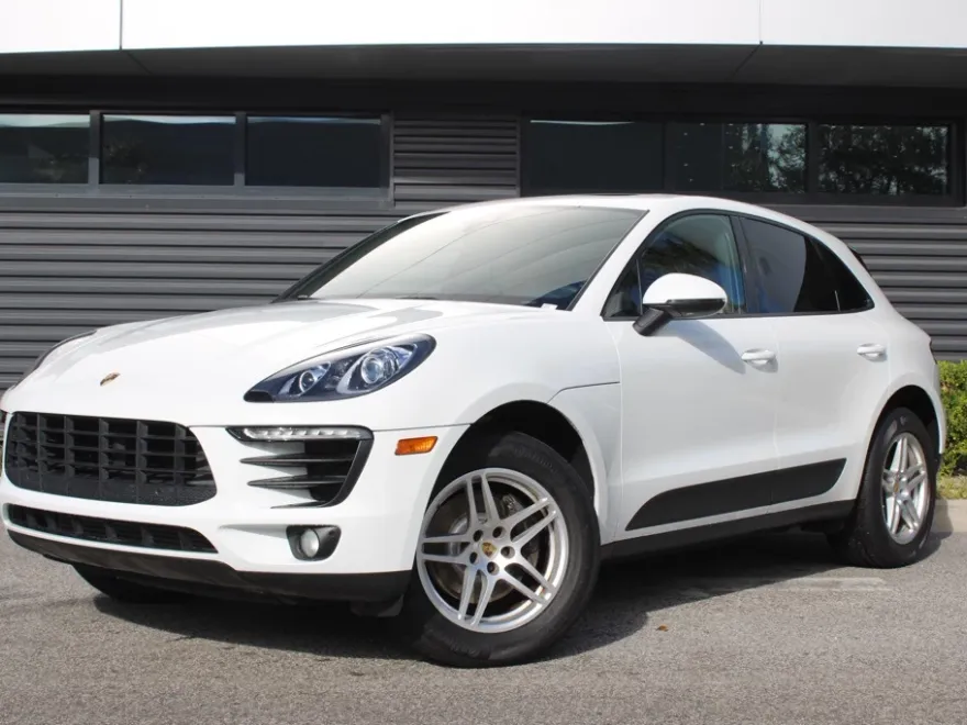 2018 Porsche Macan Base photo 1