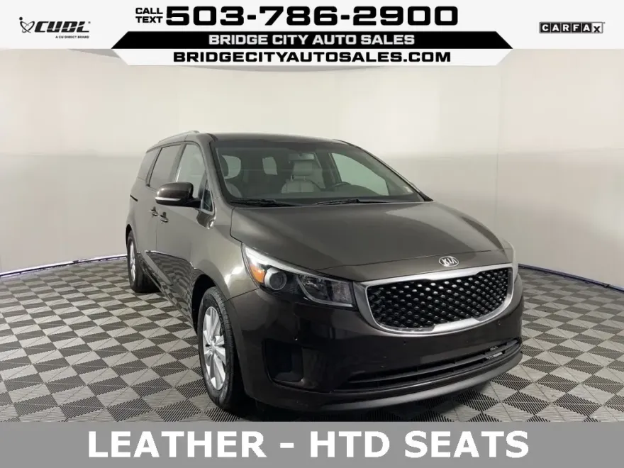2017 Kia Sedona LX photo 1