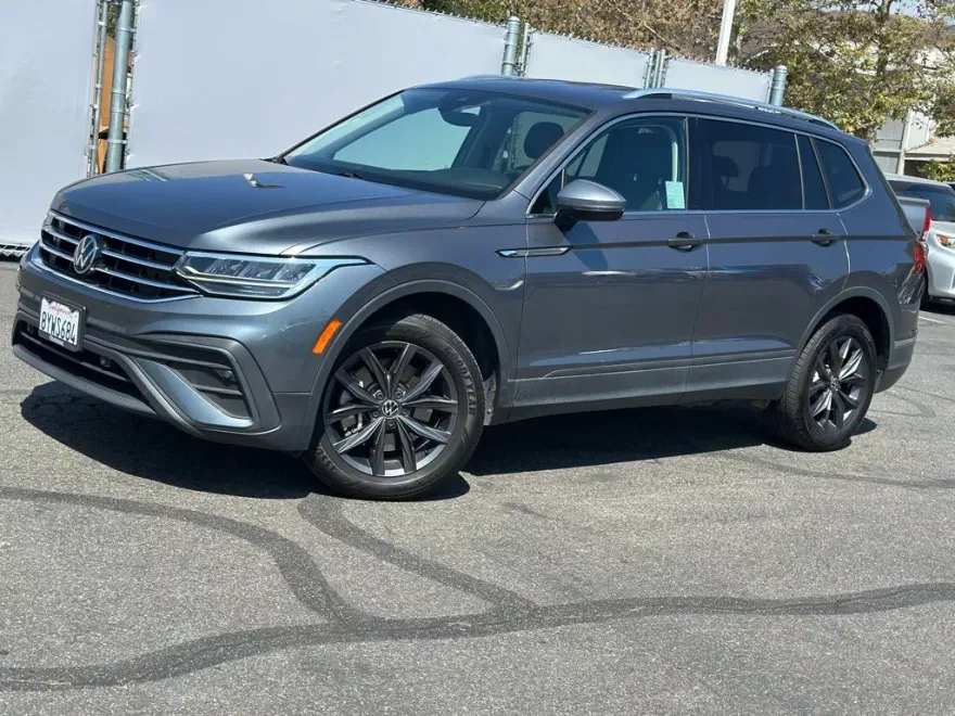 2022 Volkswagen Tiguan SE photo 1