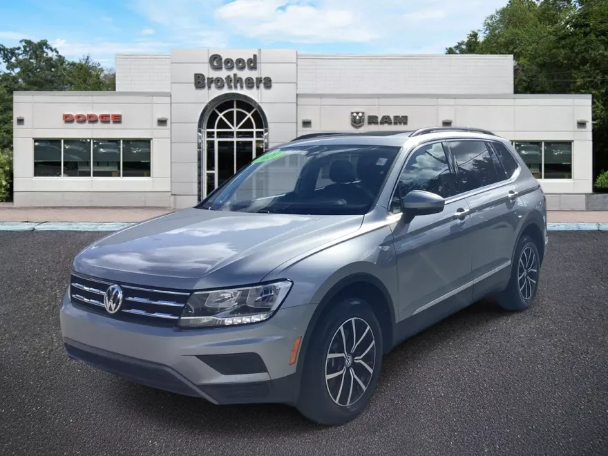 2021 Volkswagen Tiguan R-Line Black SEL photo 1