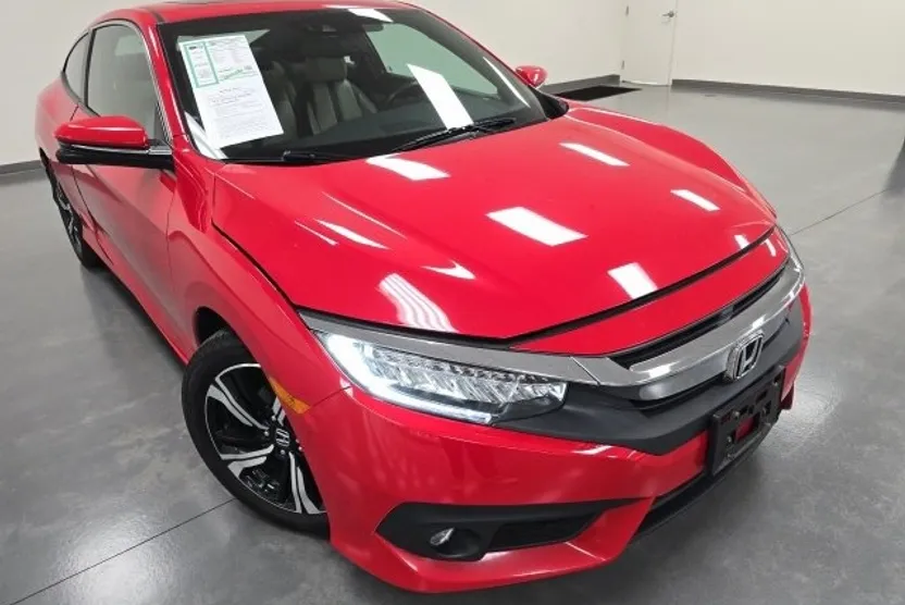 2016 Honda Civic Touring photo 1