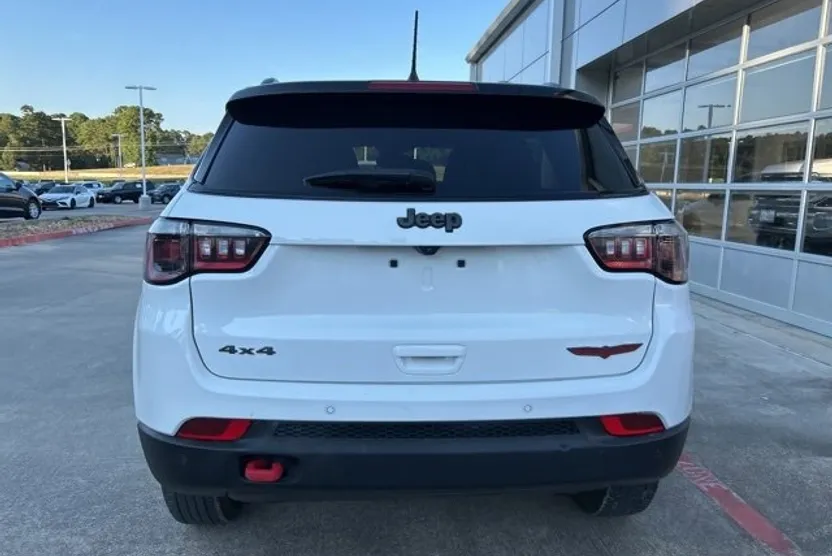 2024 Jeep Compass Trailhawk photo 1