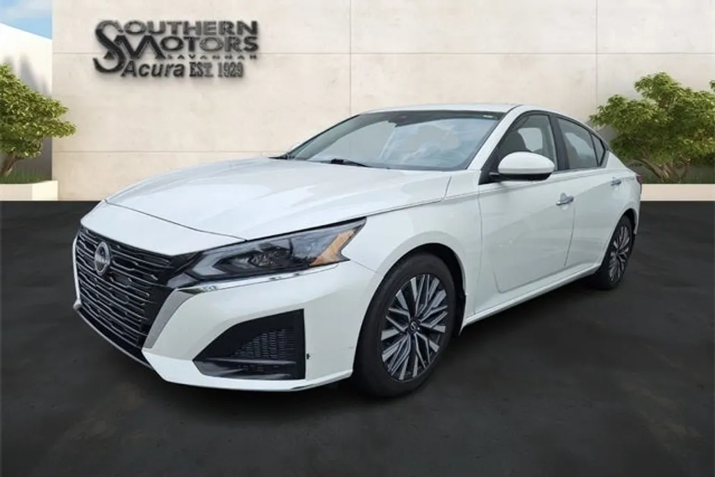 2023 Nissan Altima 2.5 SV photo 1