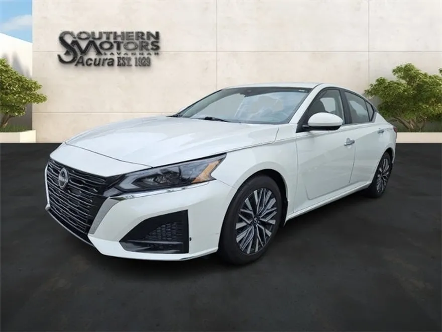 2023 Nissan Altima 2.5 SV photo 1