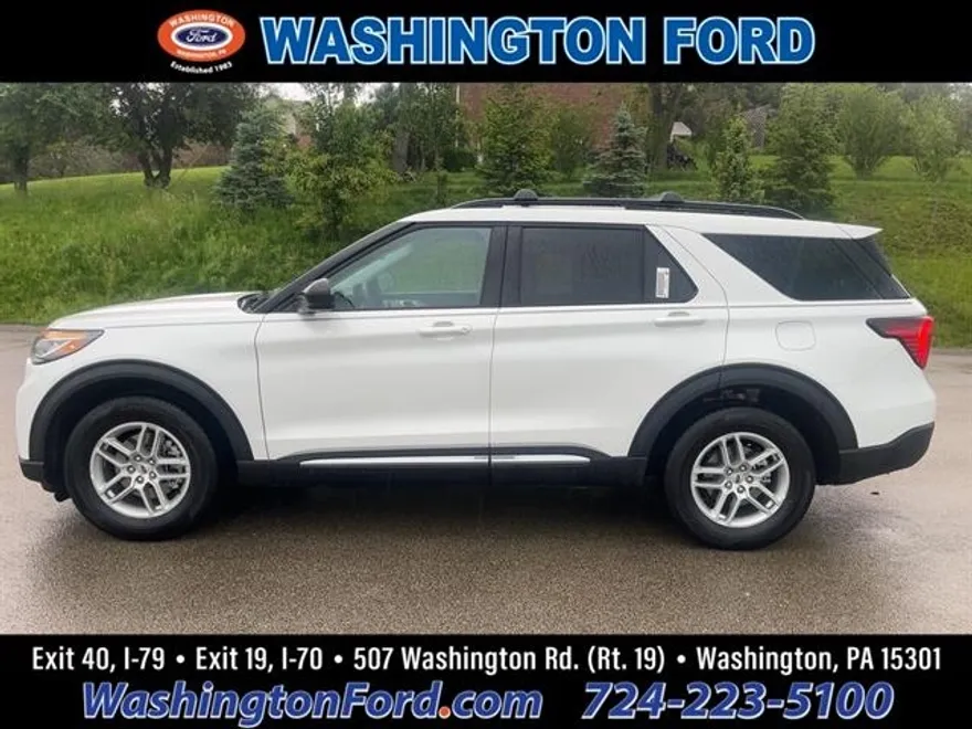 2025 Ford Explorer photo 1