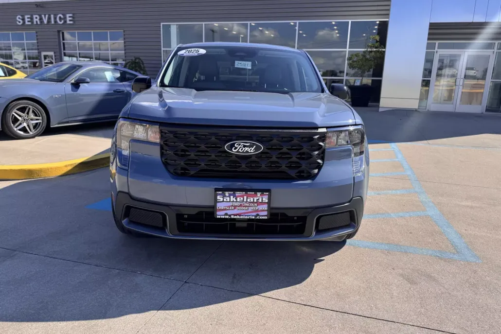2025 Ford Maverick XLT photo 1