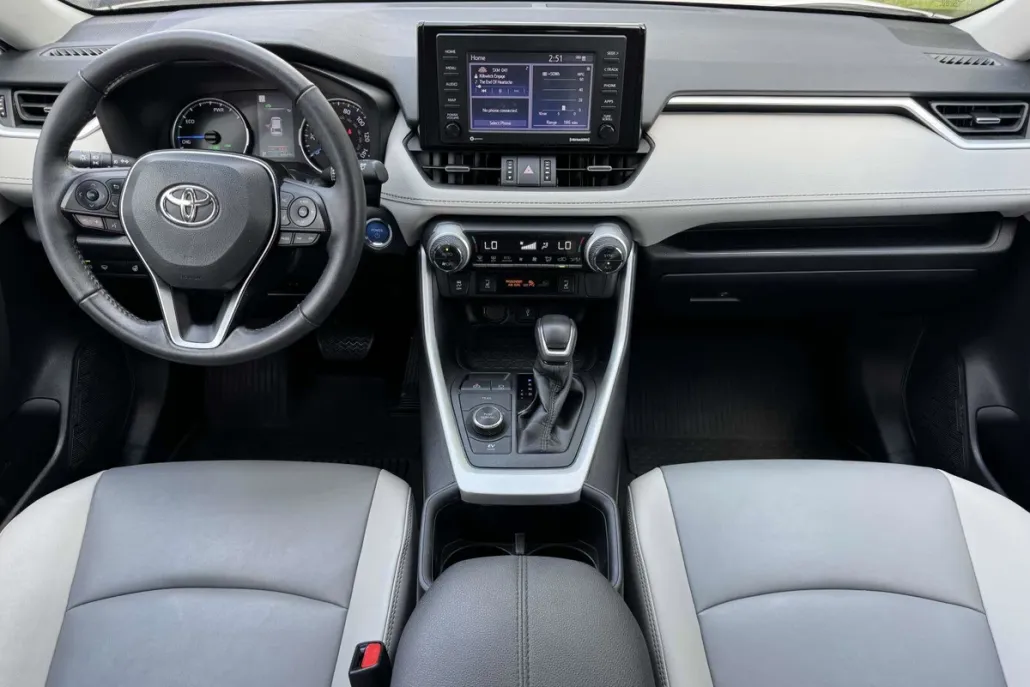 2022 Toyota RAV4 Hybrid XLE Premium photo 1