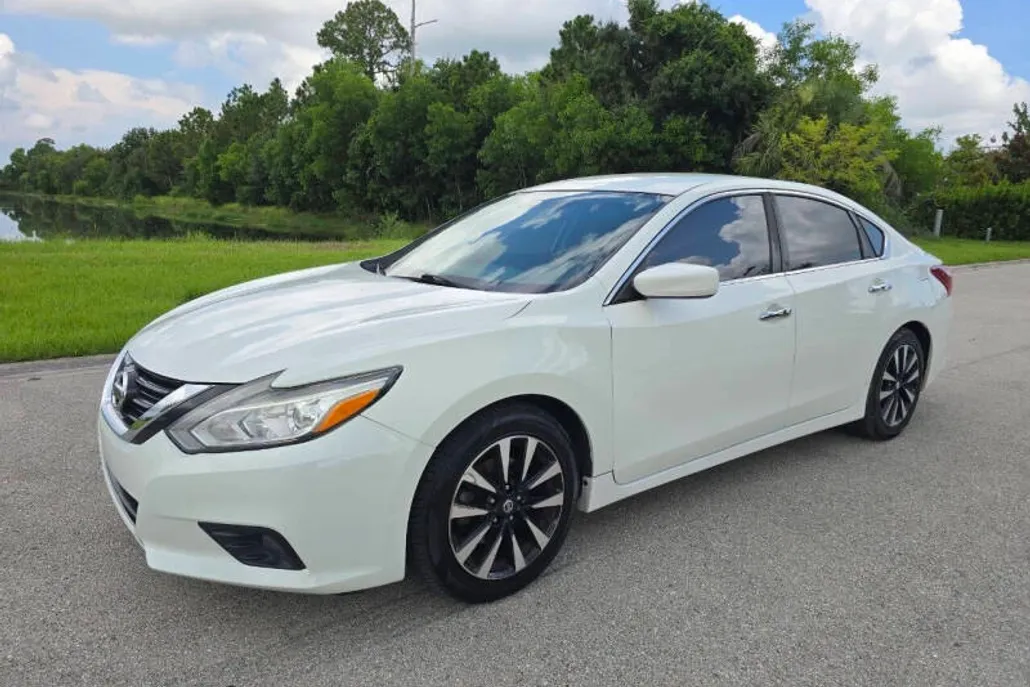 2018 Nissan Altima 2.5 SV photo 1