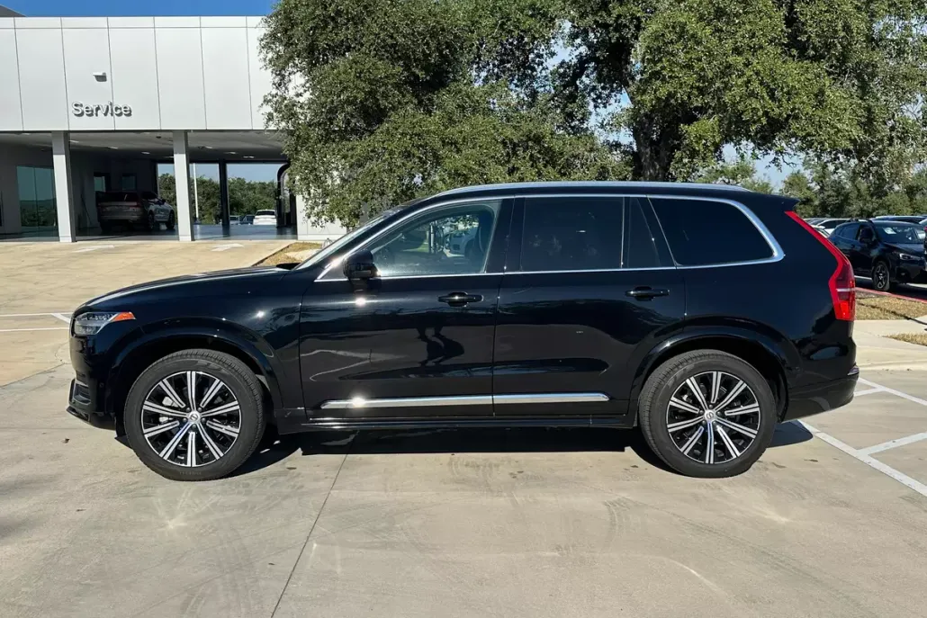2024 Volvo XC90 Plus photo 1