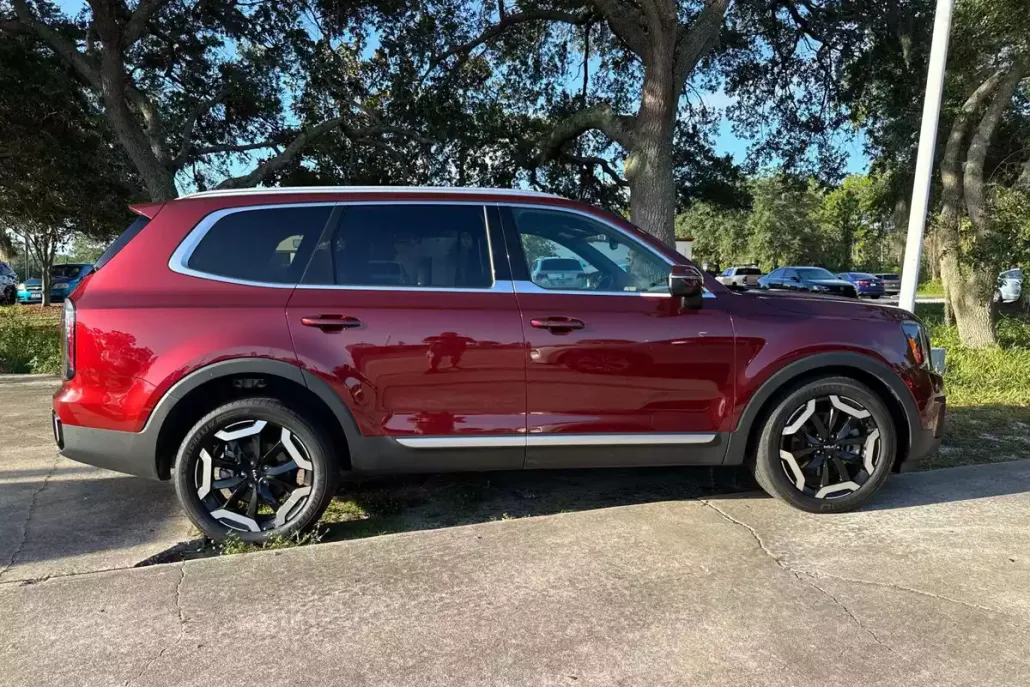 2023 Kia Telluride EX photo 1