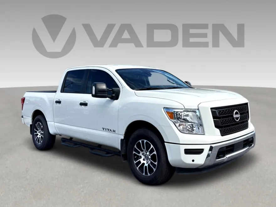 2024 Nissan Titan SV photo 1