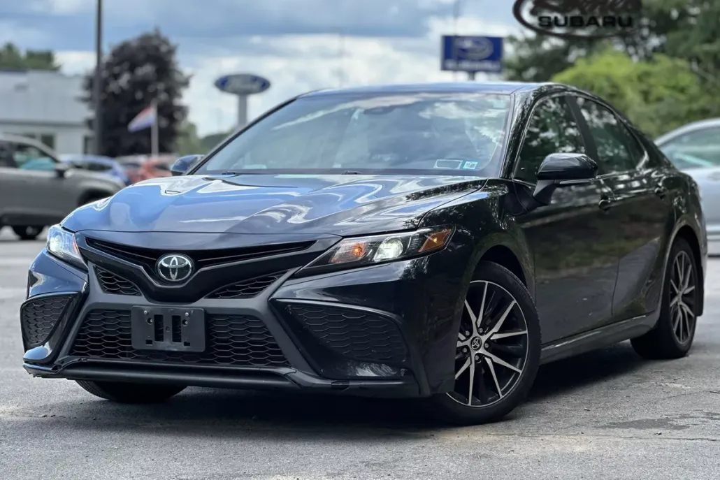 2023 Toyota Camry SE photo 1