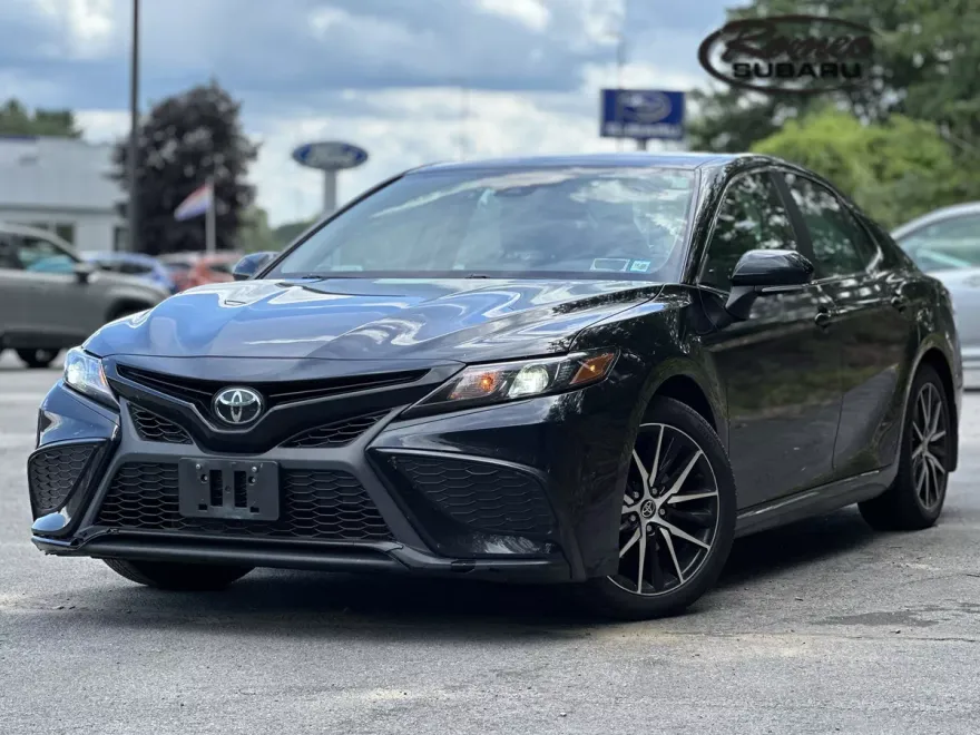 2023 Toyota Camry SE photo 1