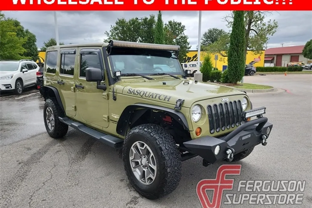 2013 Jeep Wrangler Unlimited Sahara photo 1