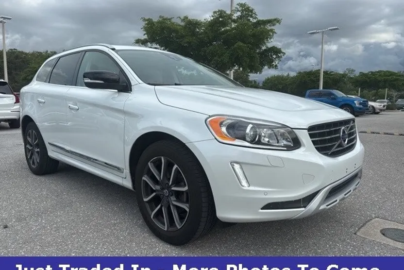 2017 Volvo XC60 T6 Dynamic photo 1