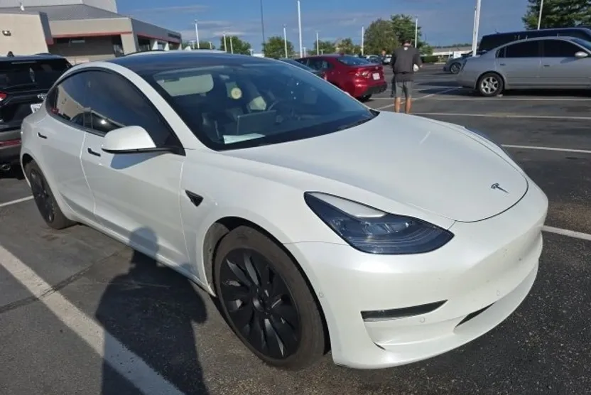 2022 Tesla Model 3 Long Range photo 1