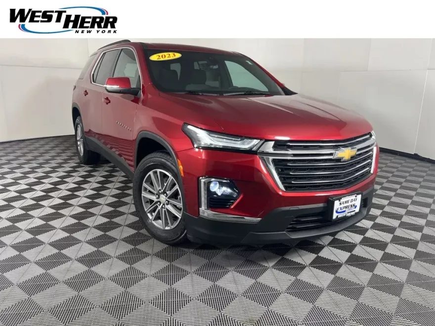 2023 Chevrolet Traverse Cloth 1LT photo 1