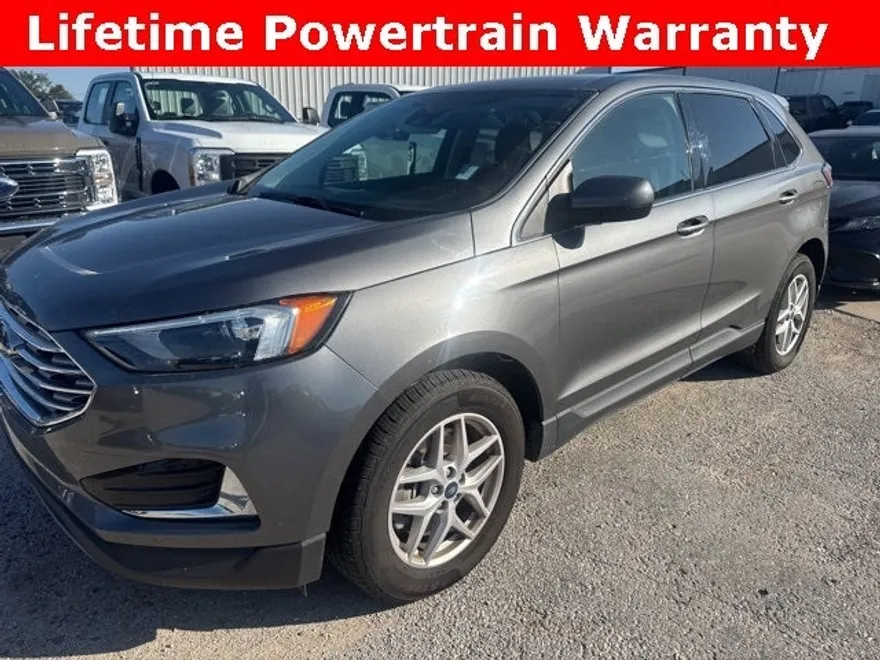 2022 Ford Edge SEL photo 1