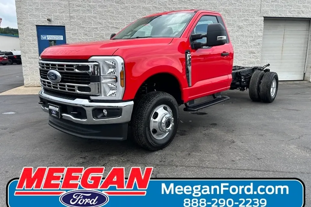 2025 Ford F-350 XL photo 1