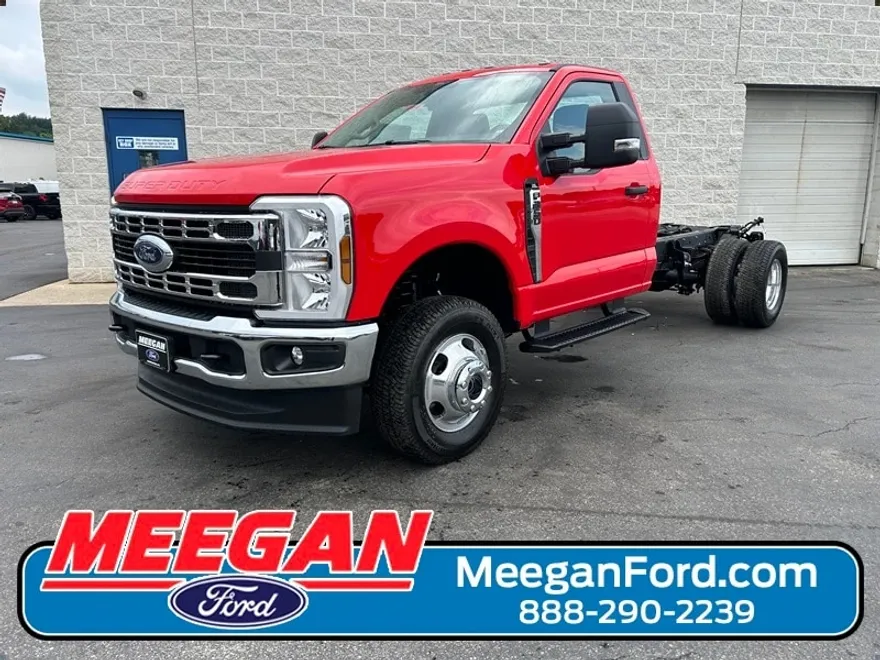 2025 Ford F-350 XL photo 1