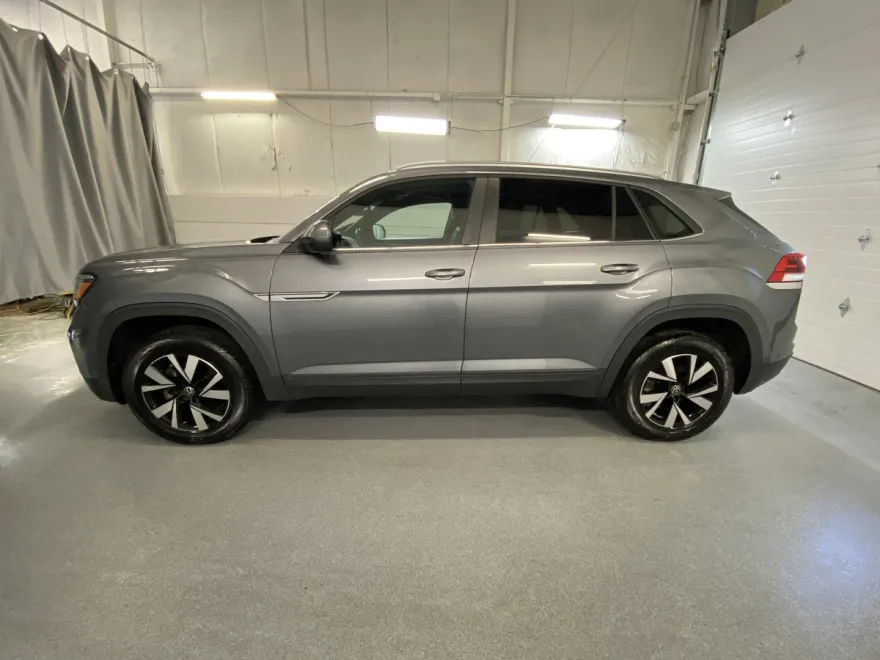 2021 Volkswagen Atlas Cross Sport SE photo 1