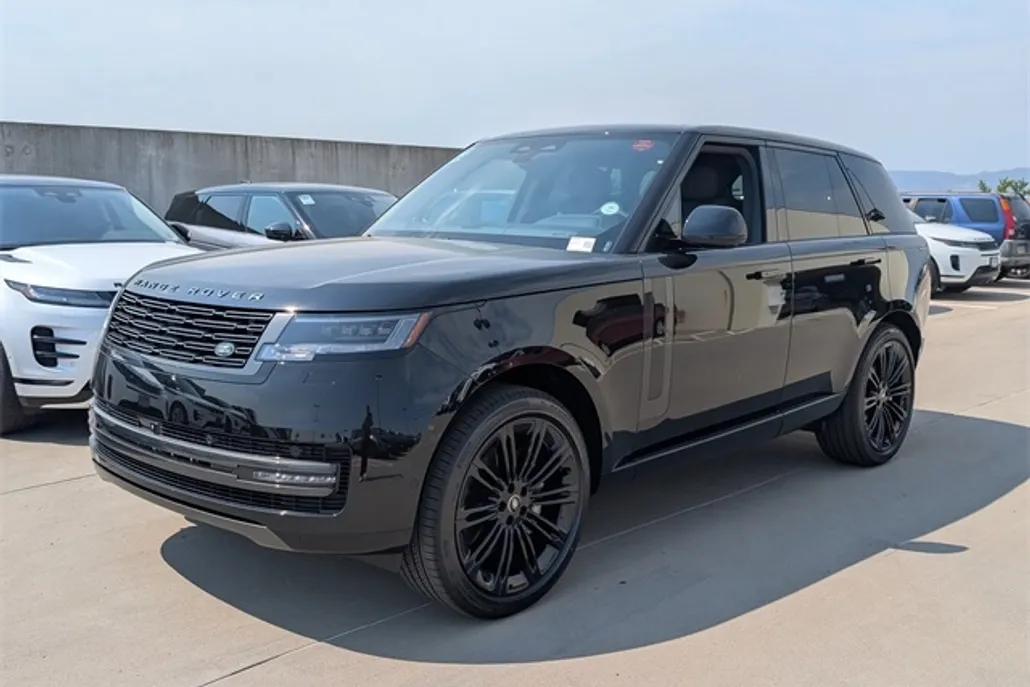 2025 Land Rover Range Rover SE photo 1