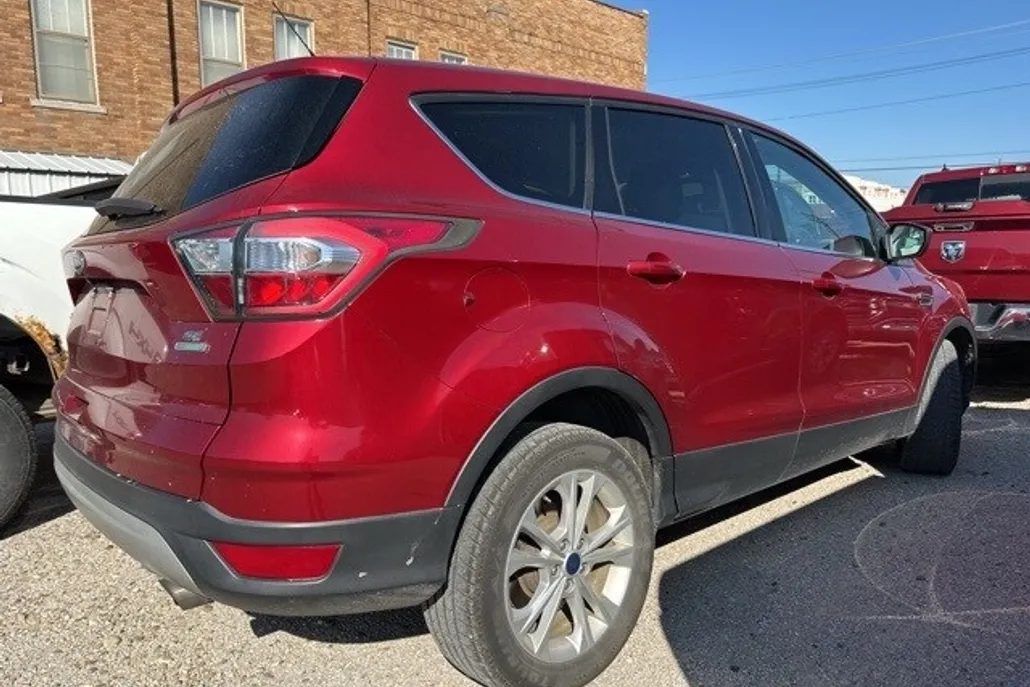 2017 Ford Escape SE photo 1