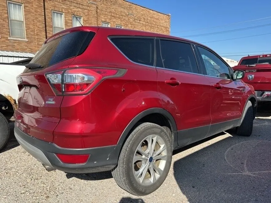 2017 Ford Escape SE photo 1