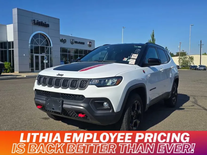 2023 Jeep Compass Trailhawk photo 1