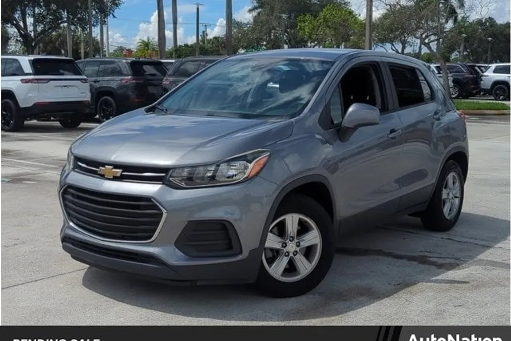 2020 Chevrolet Trax LS photo 1