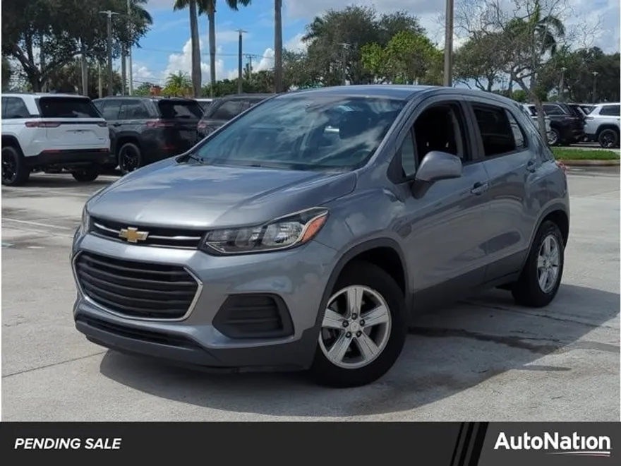 2020 Chevrolet Trax LS photo 1