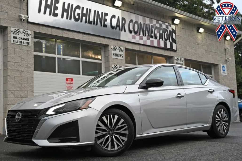 2024 Nissan Altima 2.5 SV photo 1