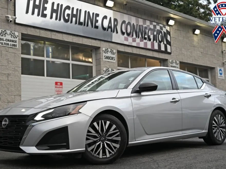 2024 Nissan Altima 2.5 SV photo 1
