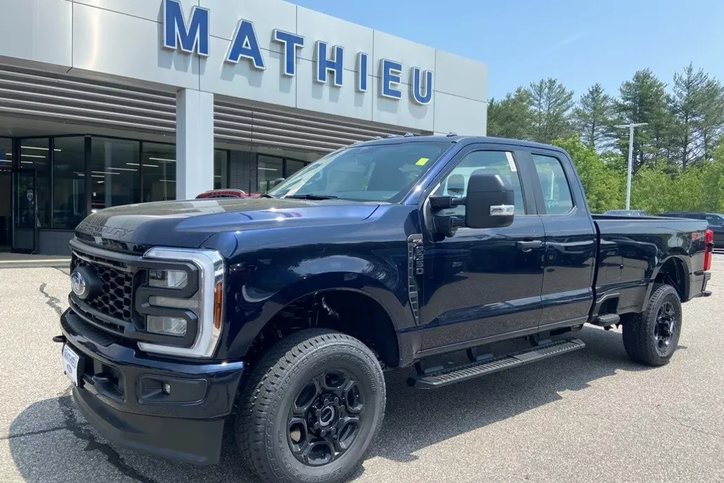 2025 Ford F-350 XL photo 1