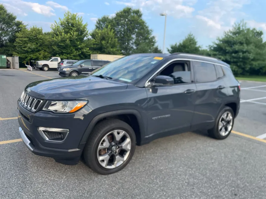 2017 Jeep Compass Limited photo 1