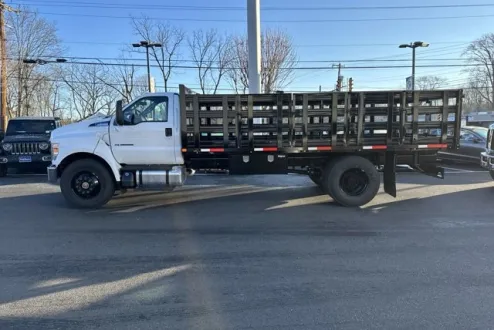 2024 Ford F-650 Base photo 2
