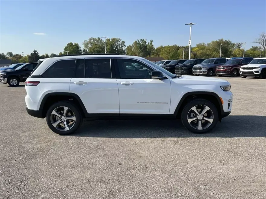 2025 Jeep Grand Cherokee Limited photo 1
