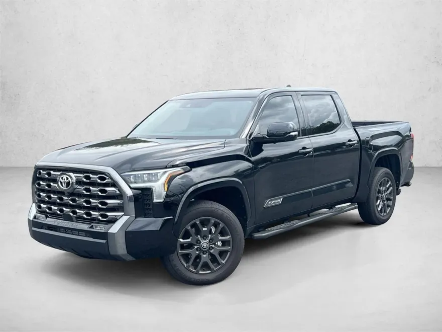 2025 Toyota Tundra Platinum CrewMax photo 1