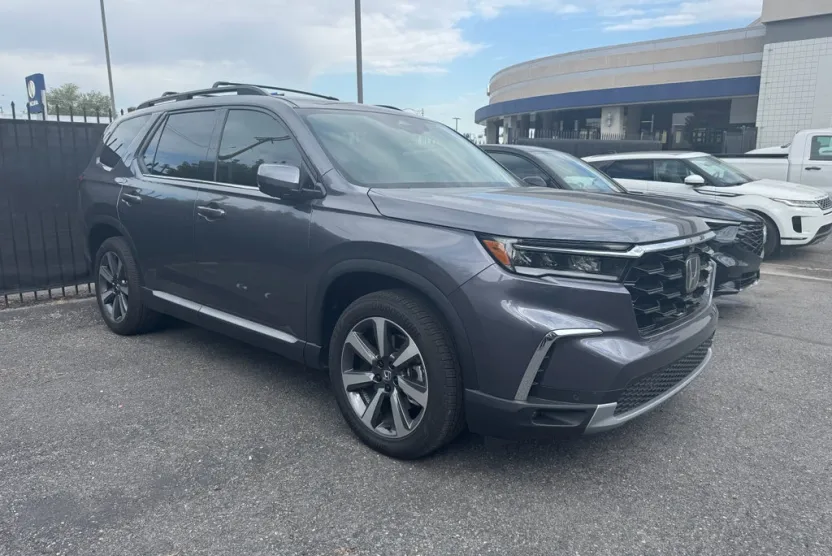 2025 Honda Pilot Elite photo 1