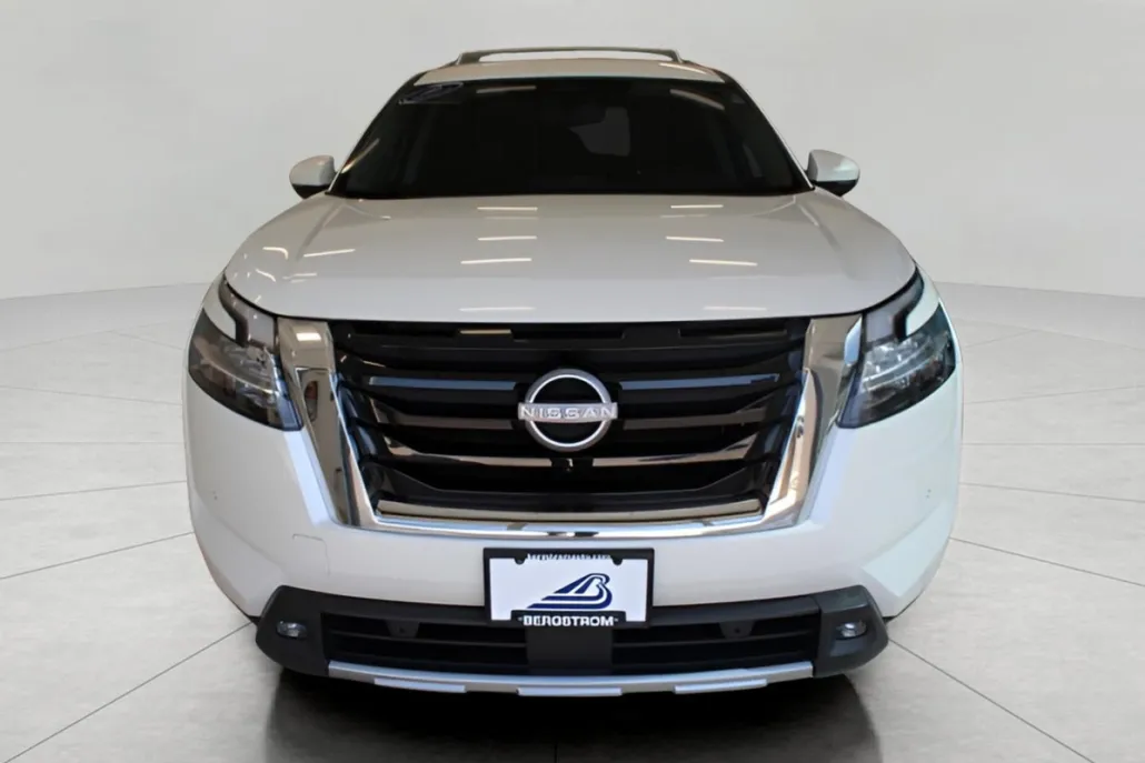 2022 Nissan Pathfinder SL photo 1