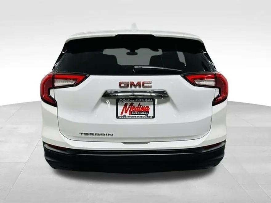 2022 Gmc Terrain SLE photo 1